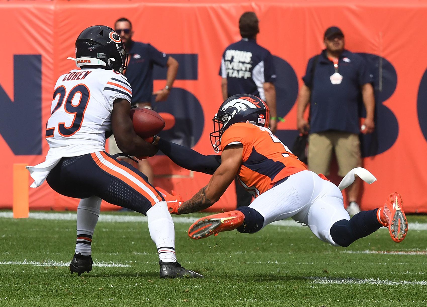 091619-s-broncosbears46.JPG